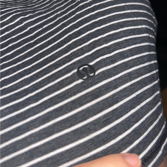 Lululemon Athletica Black and White Sleeveless Tank Top - Picture 5 of 5